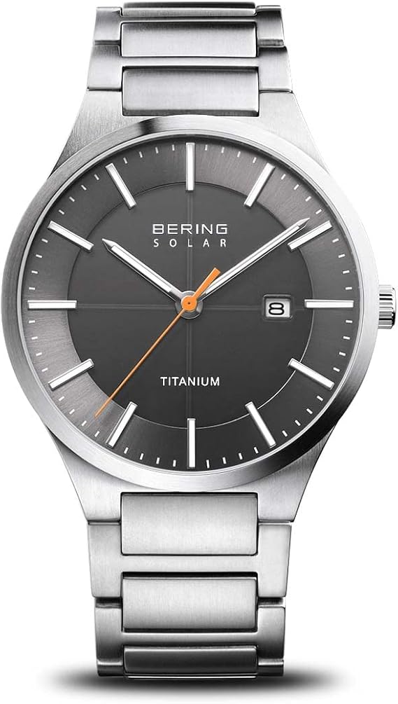 Bering Herren Solar Uhr Armbanduhr 39 mm Titangehäuse und Zifferblatt Titanband mit Titanelementen 10 ATM 15239