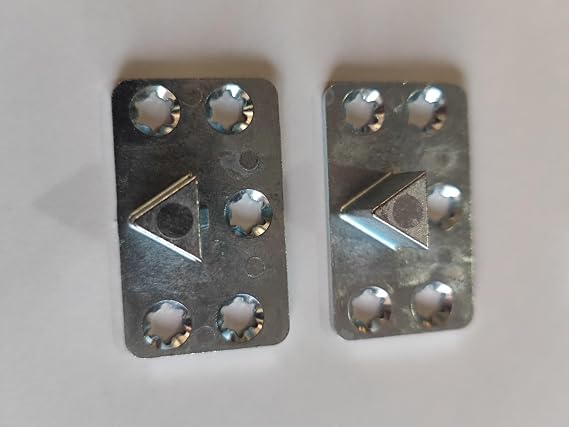 Metal Köşe Koltuk Birleştirici Aparatı Kapalı Yay Karşılığı 2 adet (Sadece Takılan Kısım - Dişi)