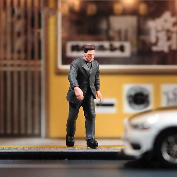 Painted Miniatures 1/18 1/24 1/64 1/43 1/87 Scale Monester Suit Scene Props Figure Dolls Unpainted Model for Cars Vehicles (Painted, 1/24 Scale)