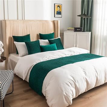 Soft Velvet Bed Runner Decorative Bed End Scarf for Home Hotel Guesthouse, Emerald Green, 210x45cm/ 82x17.5in