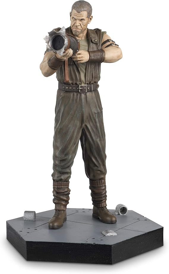 Entertainment Earth Alien and Predator Alien Resurrection Johner Statue & Mag.