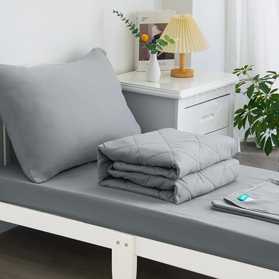 Biloban 4 Piece Toddler Bedding Set, Soft and Breathable, Grey