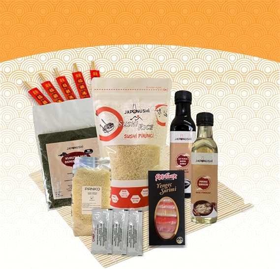 Sushi Yapım Seti Mix, Sushi Pirinci, Kurutulmuş Deniz Yosunu (Nori), Pirinç Sirkesi, Soya Sosu, Wasabi Tozu, Yengeç Surimi, 5 Çift Chopstick, Sushi Sarma Hasırı, Panko Ekmek Kırıntısı