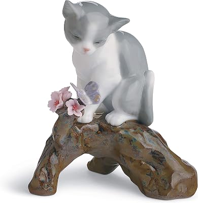 LLADRO Blossoms for The Kitten Cat Figurine. Porcelain Cat Figure.
