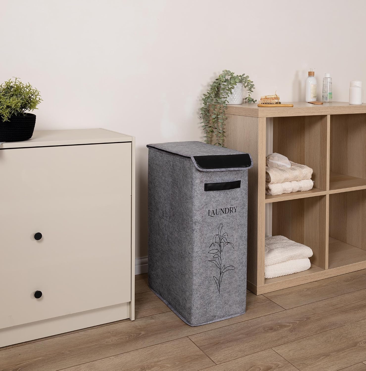 Market Door Felted Leather Detailed Luxury Felt Laundry Basket 1 Eye