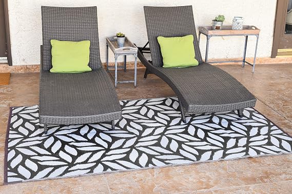 Stylish Camping 255081 5-feet by 8-feet Reversible Mat, Plastic Straw Rug, Large Floor Mat for Outdoors, RV, Patio, Backyard, Picnic, Beach, Camping - Leaf Mat (Black/Beige)